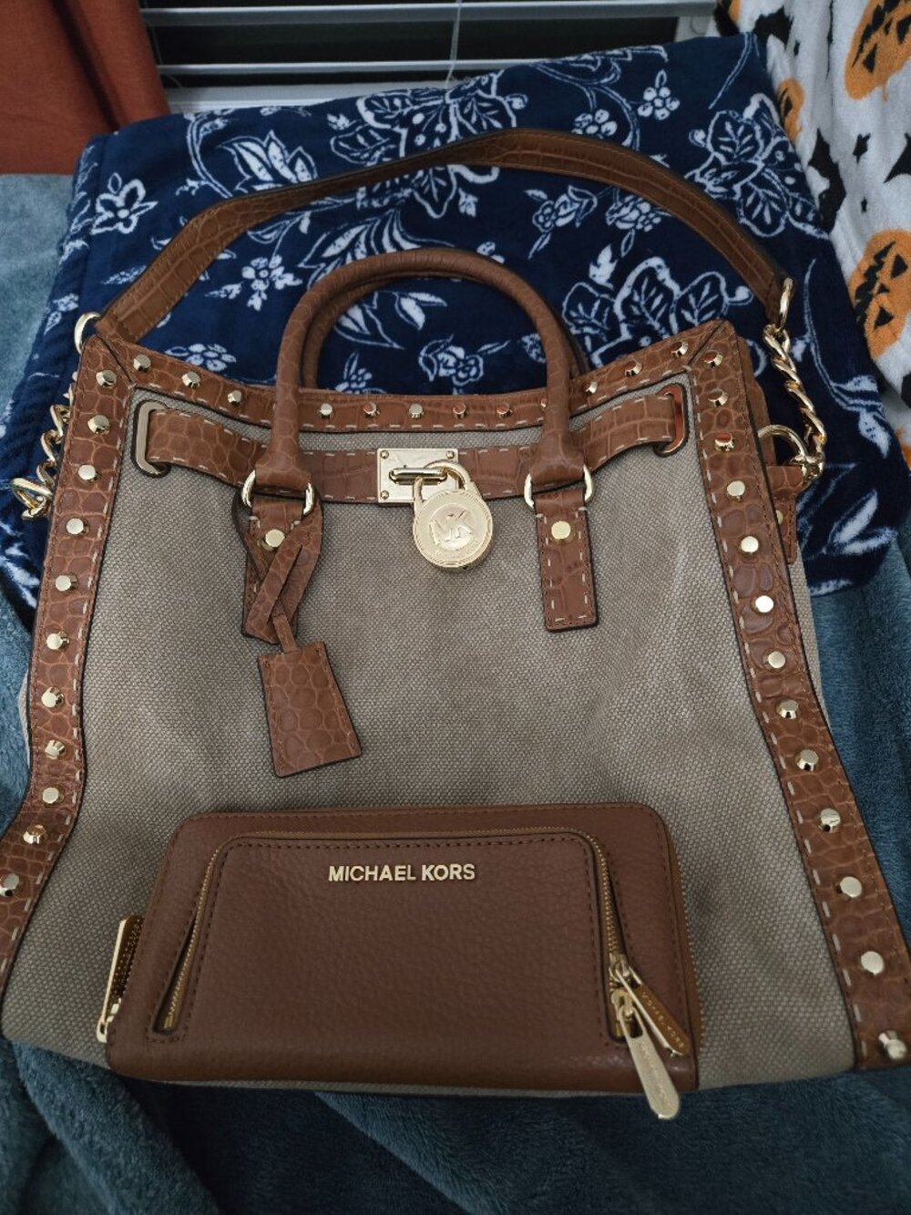 BRAND NEW! Gorgeous Michael Kors purse and matching wallet